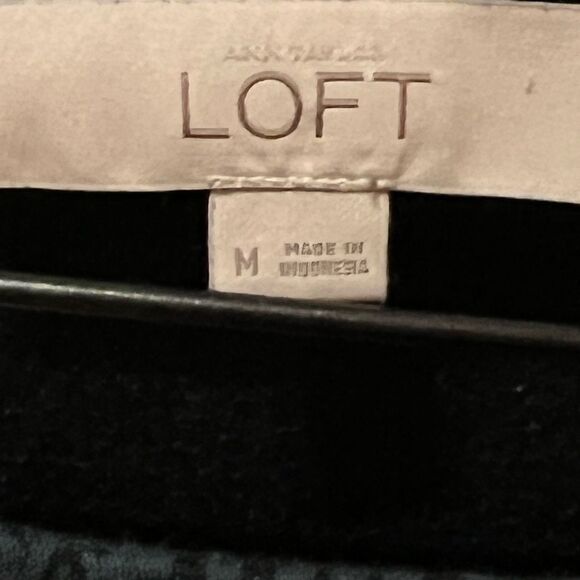 Loft size M teal patterned top - Picture 3 of 4